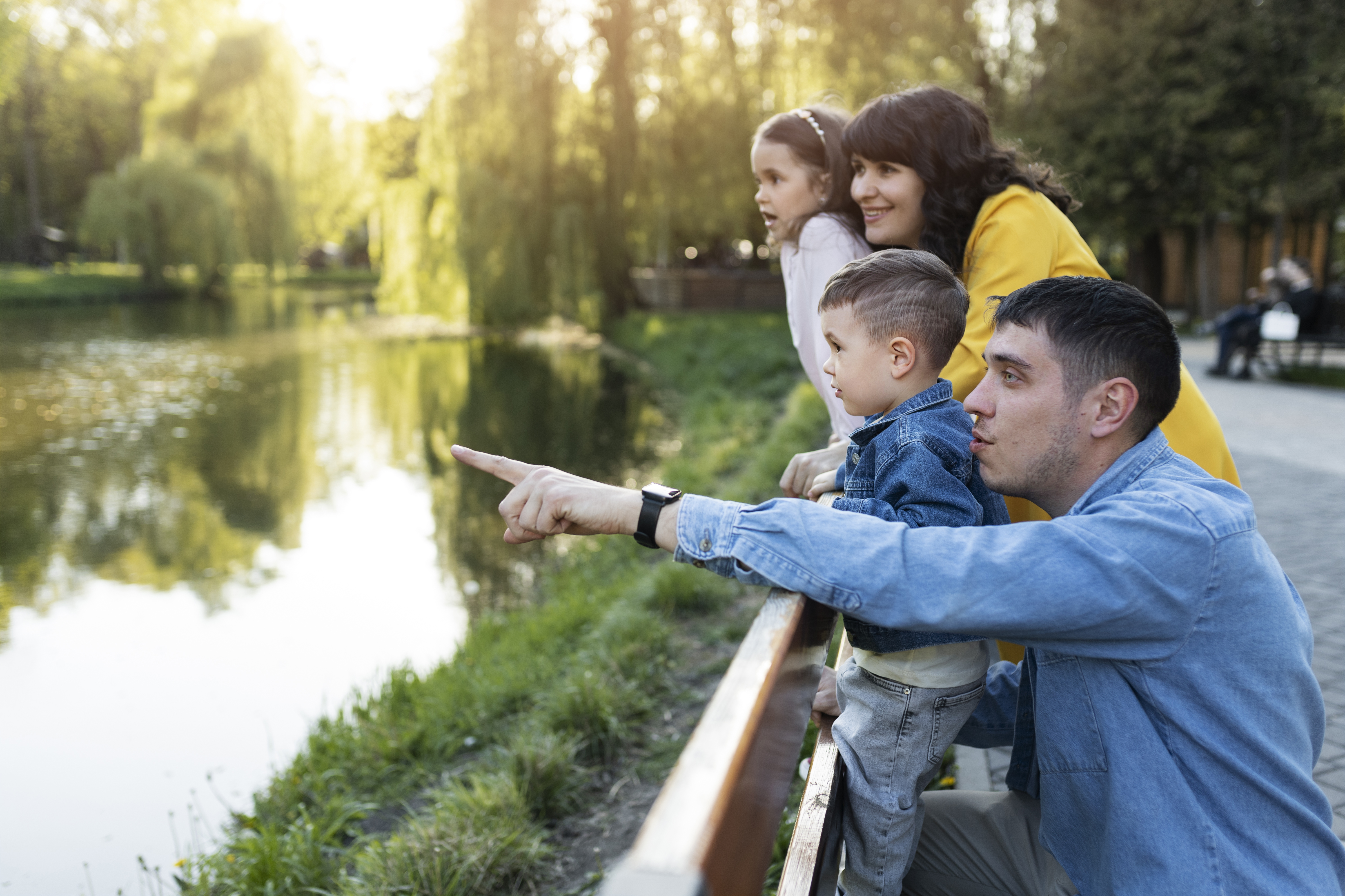 familia-feliz-no-parque