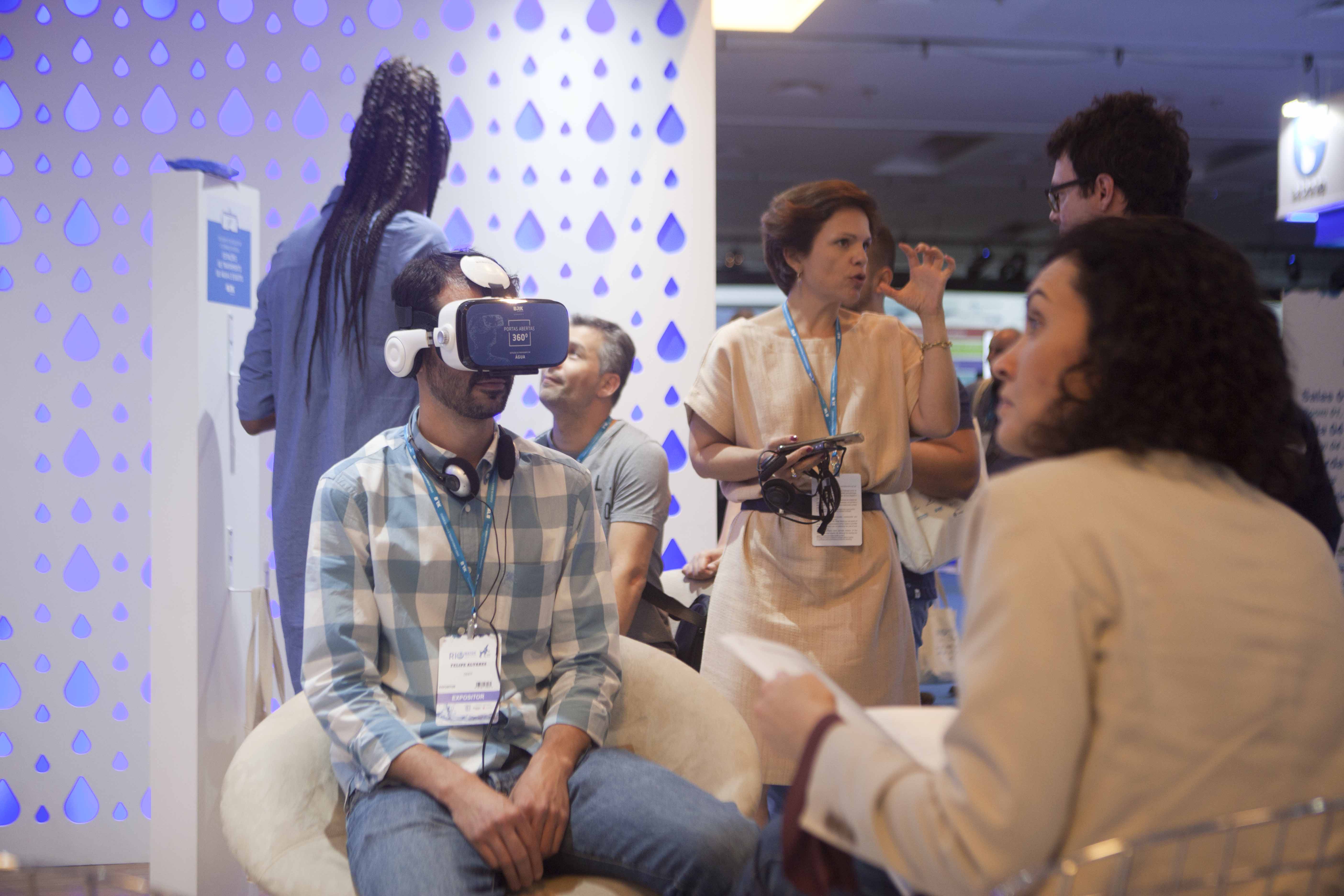 Participantes do evento puderam experienciar realidade virtual na visita de estações de tratamento